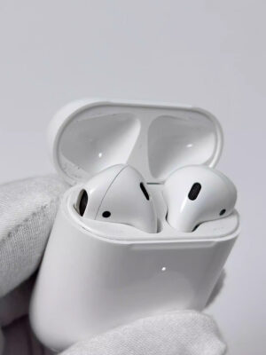 Used Apple AirPods 2nd Generation – Verified Refurbished Bluetooth Earbuds