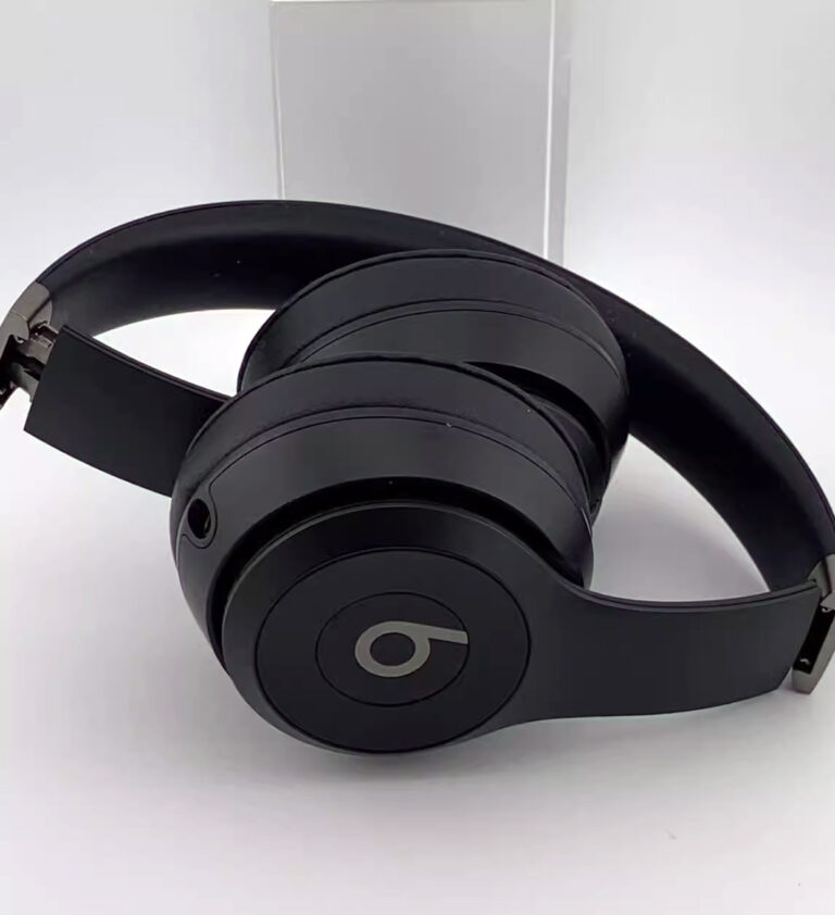 Beats Studio Pro Wireless Noise-Canceling Headphones Refurbished