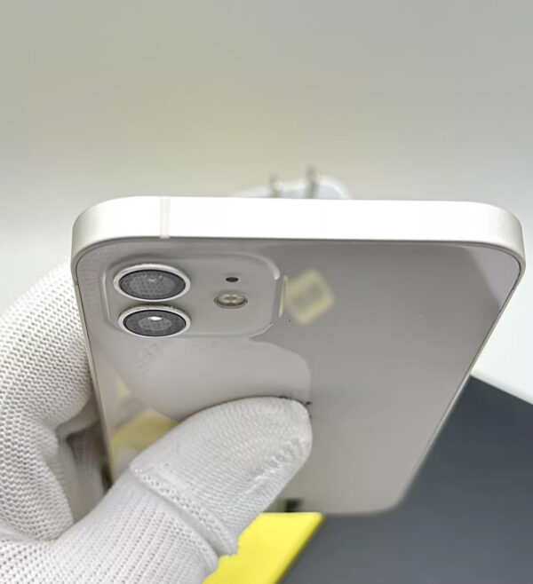 Apple iPhone 12 128GB White Front View – Tested, Pre-owned